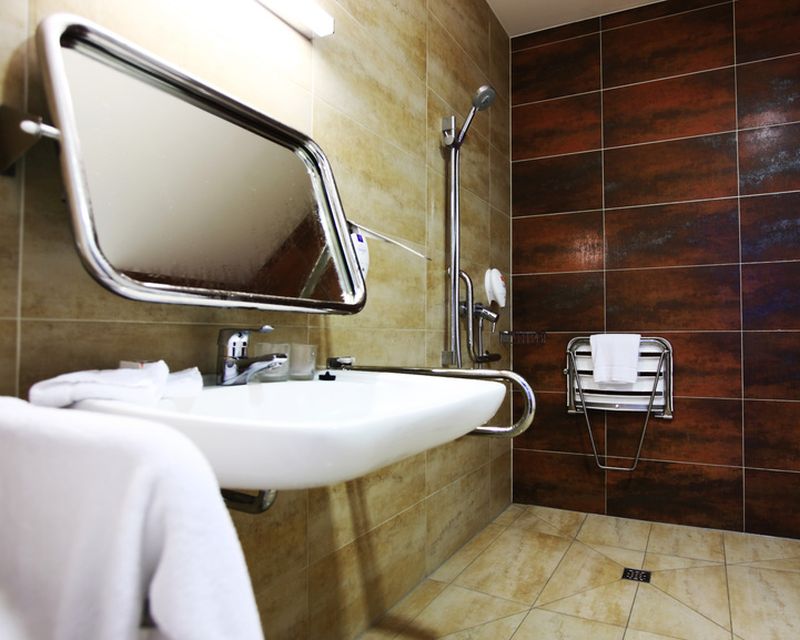 bathroom remodeling accessibility